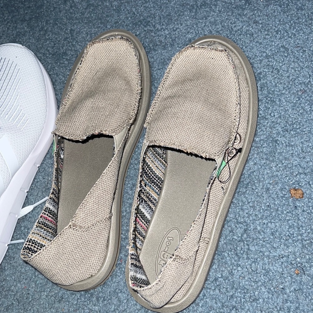Sanuk shoes